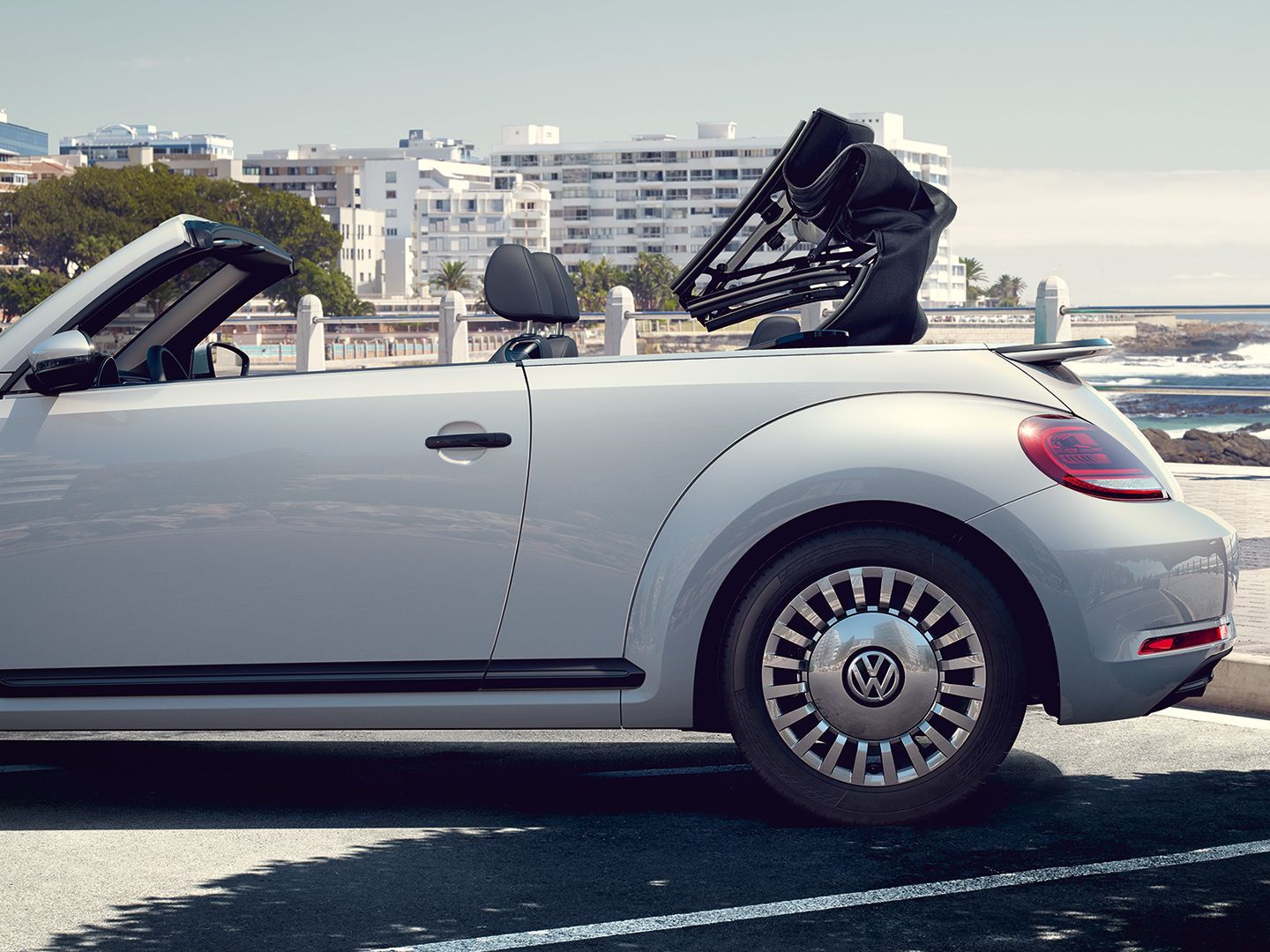 VW Beetle Cabrio Verdeck in Motion