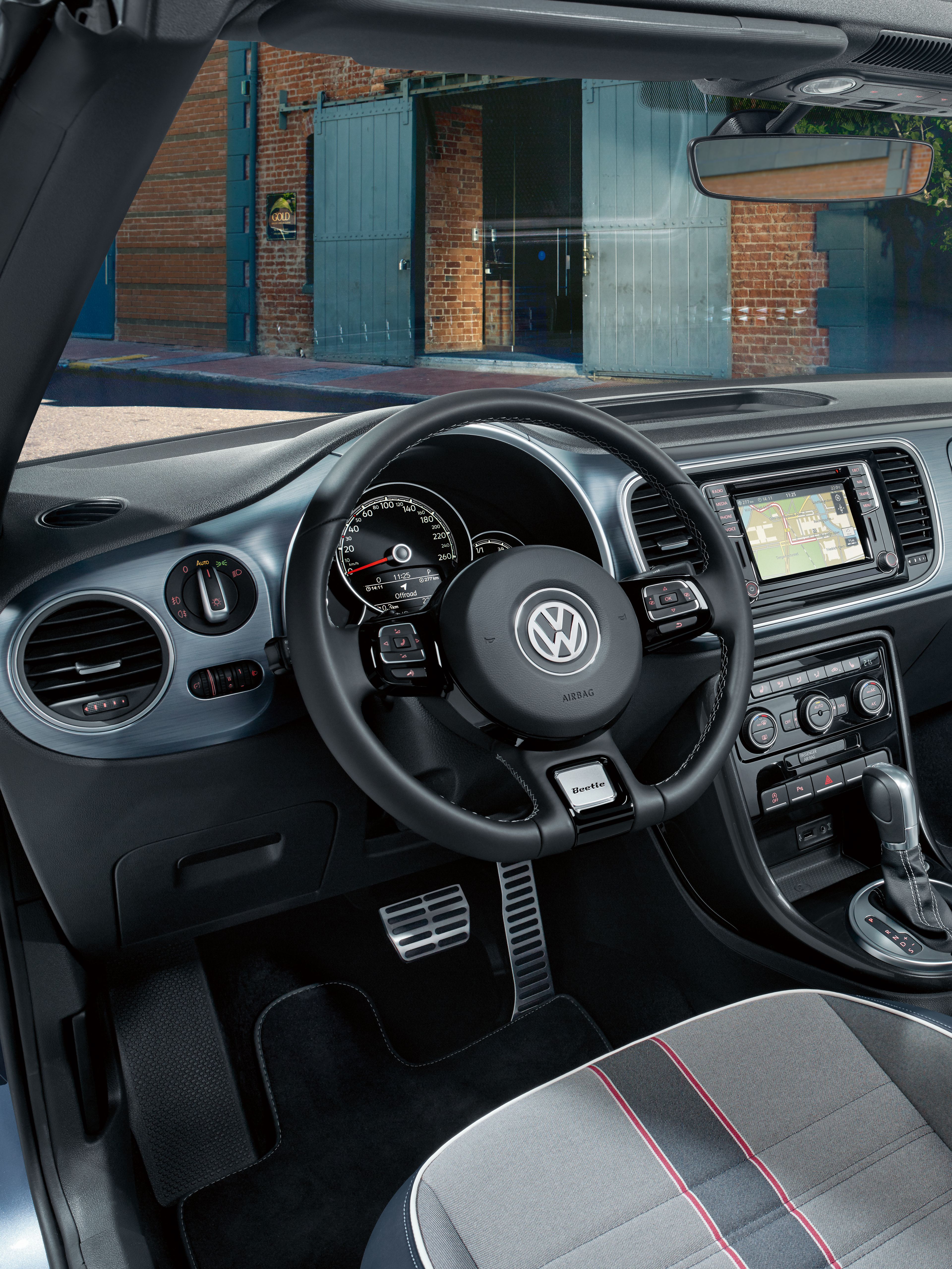 vw volkswagen beetle cabriolet innen interieur 