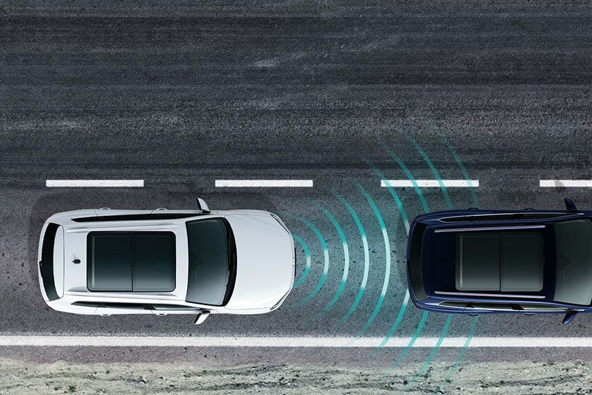 VW Touareg Vorgängermodell "Front Assist" für Umfeldbeobachtung und City-Notbremsfunktion