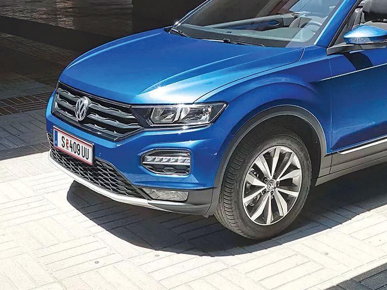 VW T-Roc Cabriolet Vorgängermodell Front- und Seitenansicht 