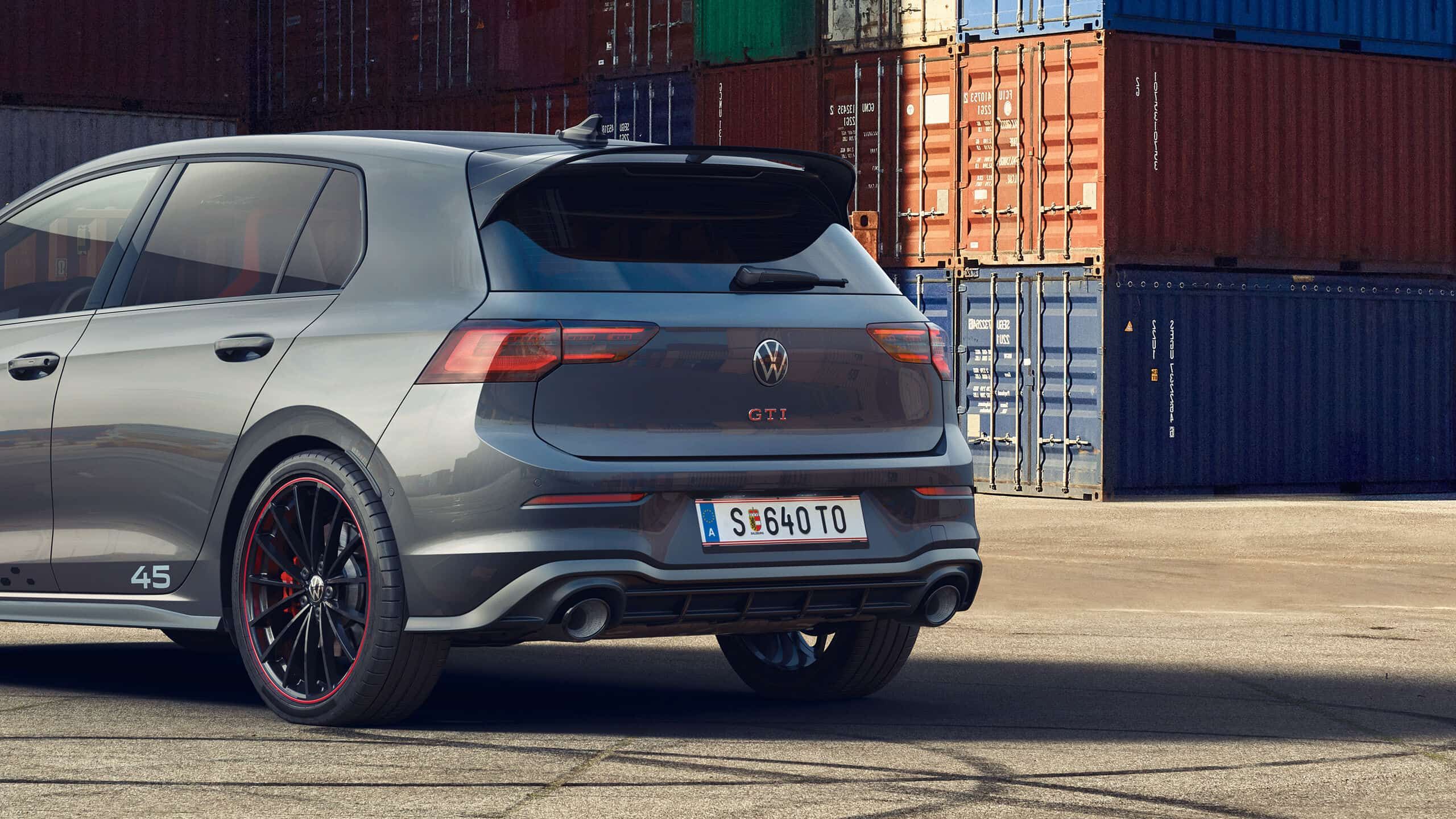 VW Golf GTI Clubsport 45 seitlich