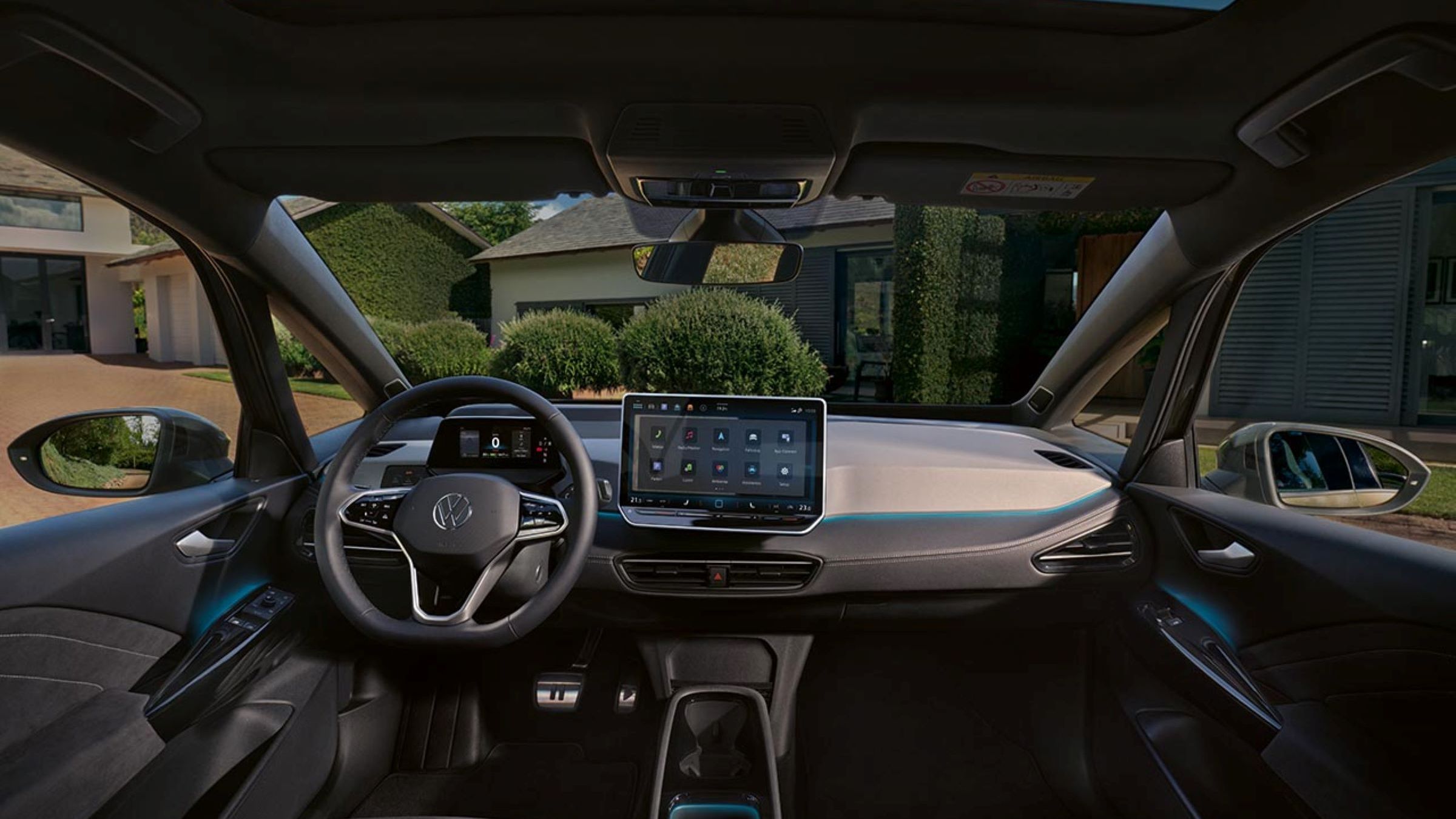  Interieur des VW ID.3 Pro mit Multifunktionslenkrad, Infotainmentsystem, Digital Cockpit und Harman Kardon Soundsystem.