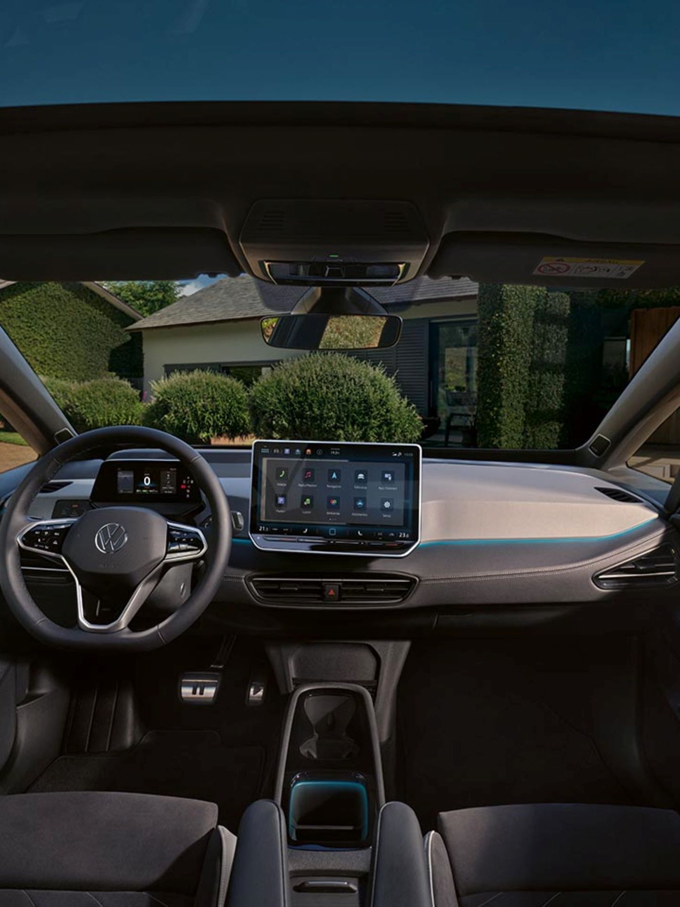  Interieur des VW ID.3 Pro mit Multifunktionslenkrad, Infotainmentsystem, Digital Cockpit und Harman Kardon Soundsystem.