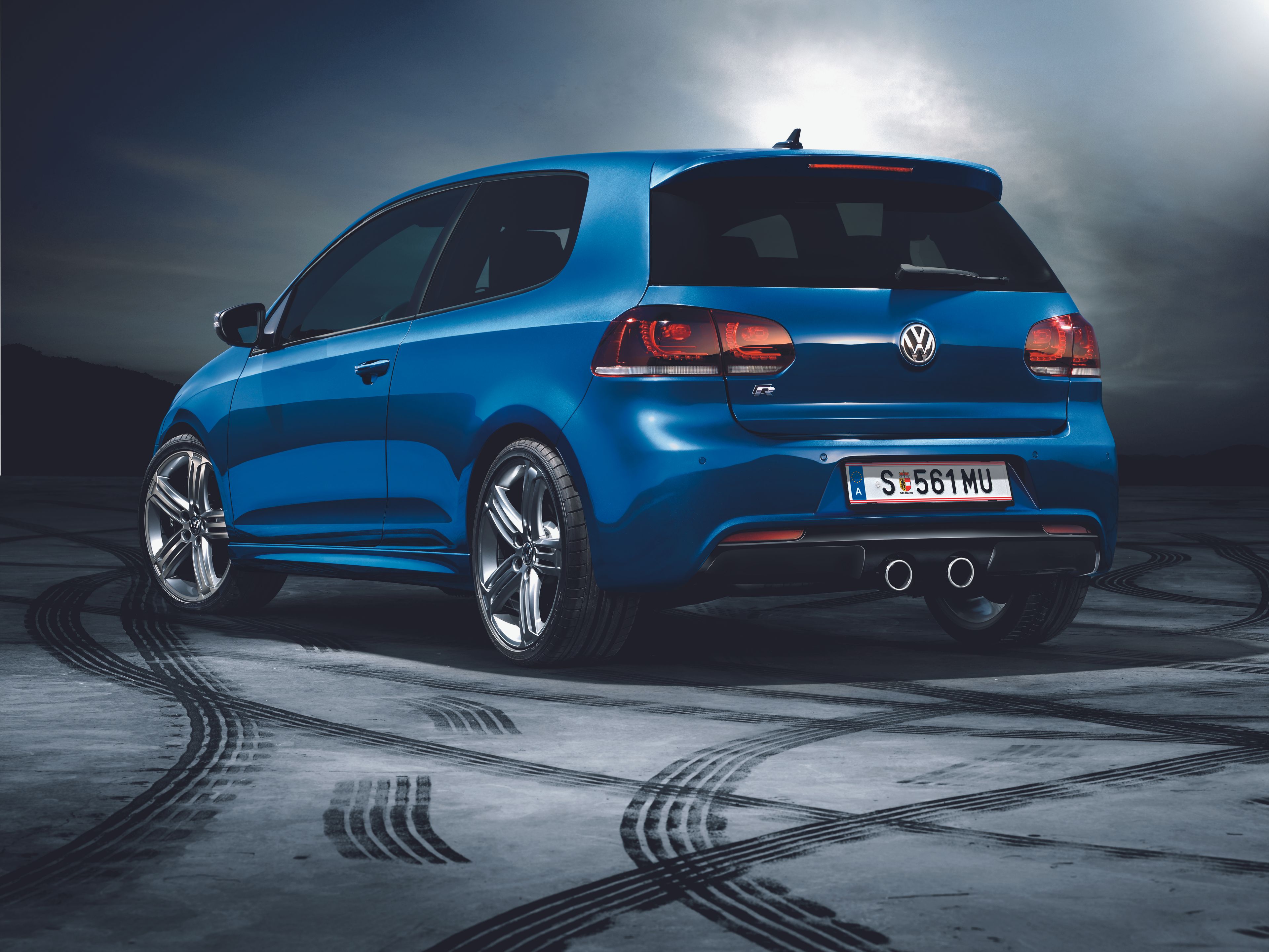 VW Golf 6 R  Vorgängermodell Blau Heckansicht