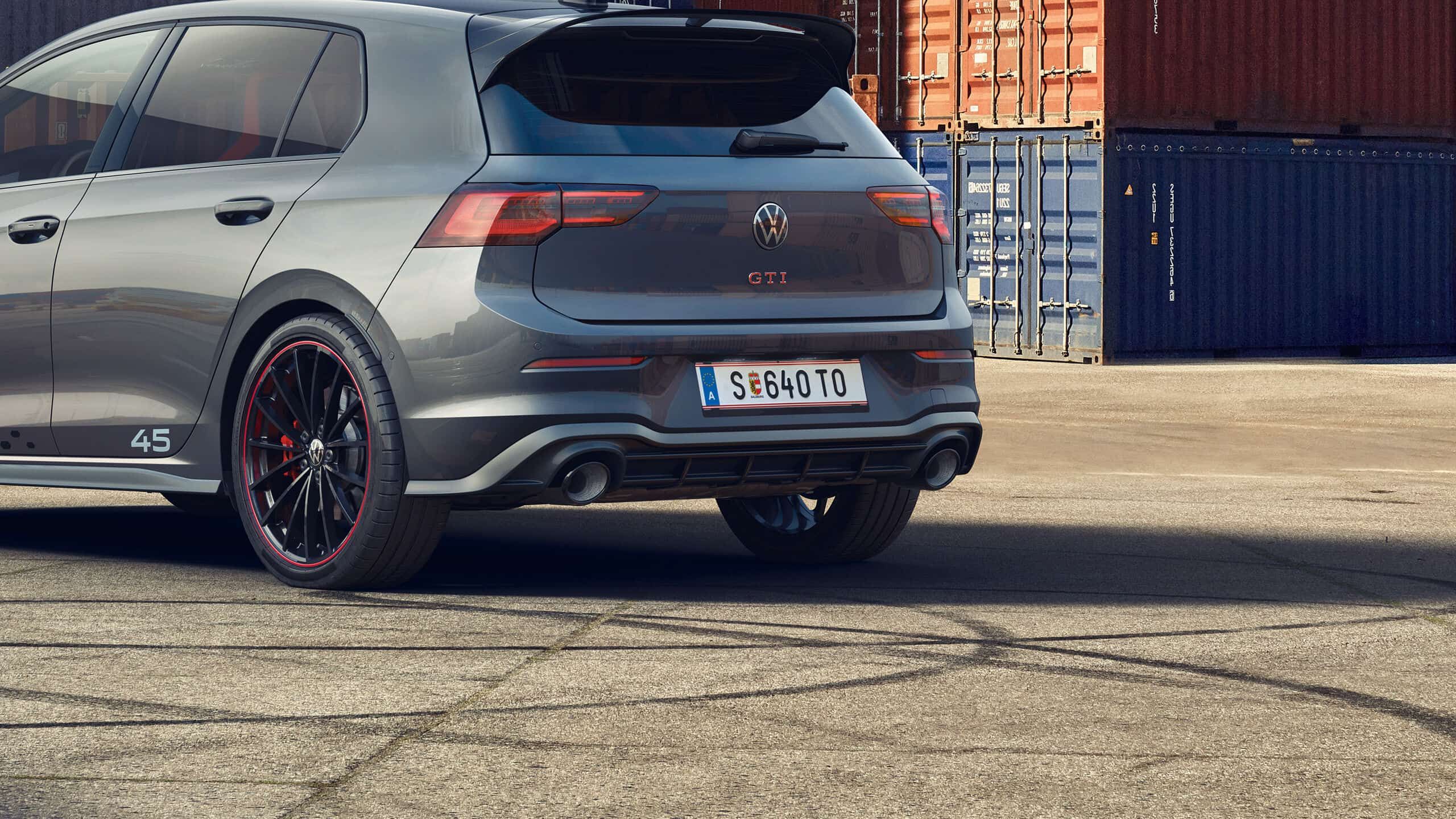 VW Golf GTI Clubsport 45 seitlich