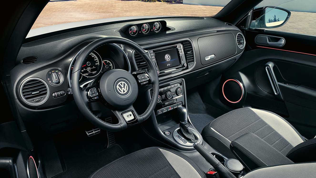 VW Beetle Cabrio R-Line Interieur und Cockpit