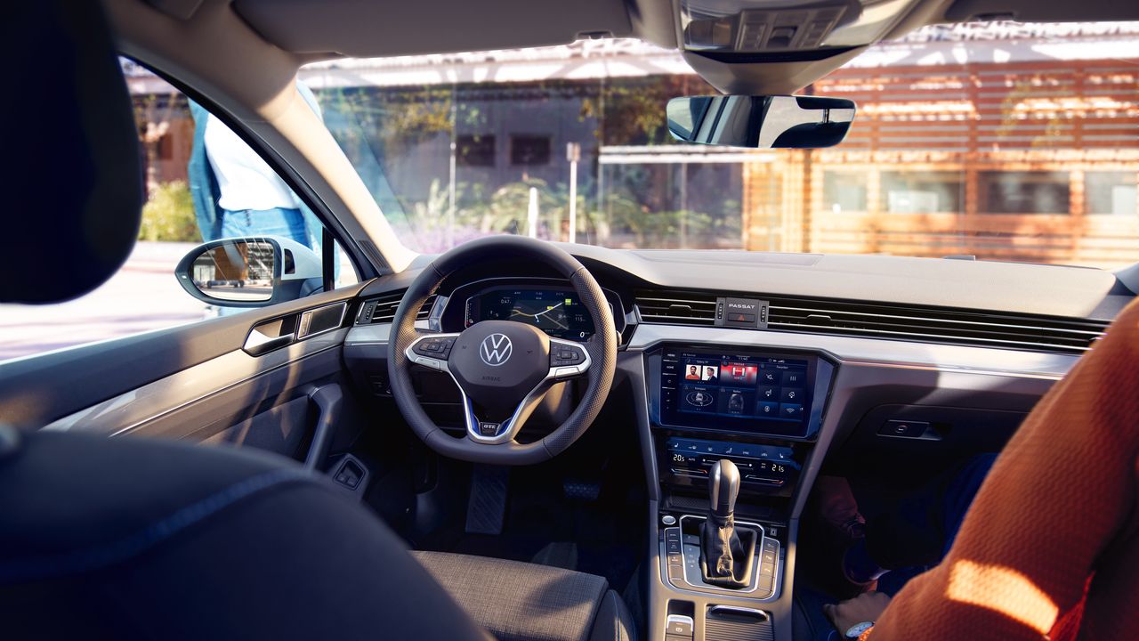 vw volkswagen passat interior cockpit