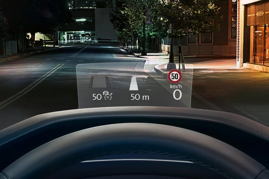 VW Tiguan Allspace Vorgängermodell Cockpit mit Head-up Display