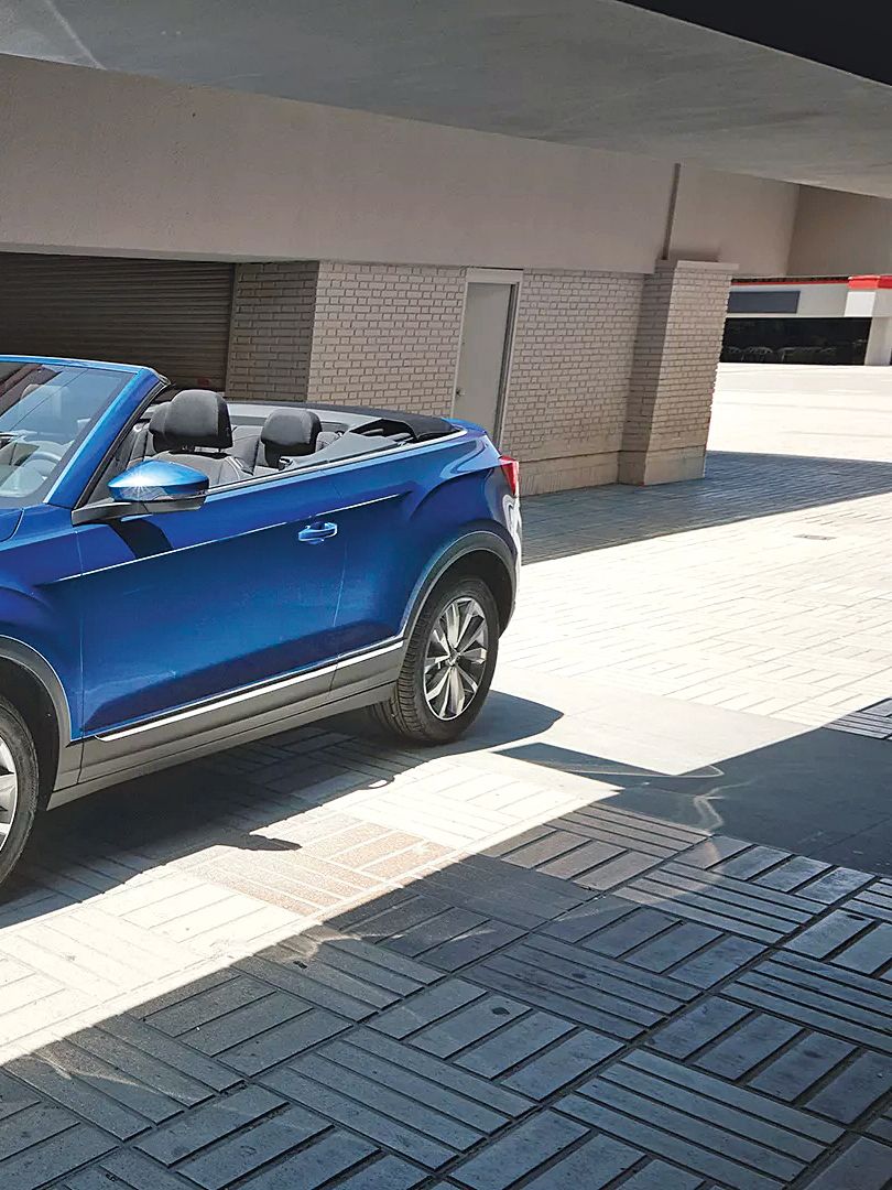 VW T-Roc Cabriolet Vorgängermodell Front- und Seitenansicht 